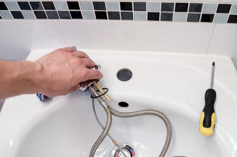 Few Plumbing Problems that Occur Commonly